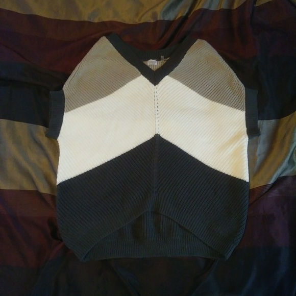 Charming Charlie Black, White, & Gray Sweater - Picture 4 of 7